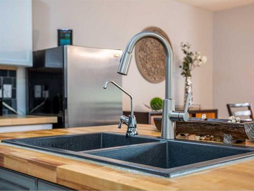 129 Paulson Street, Fort Mcmurray, AB - Indoor Photo Showing Kitchen With Double Sink