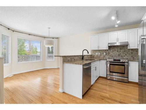 112 Brebeuf Crescent, Fort Mcmurray, AB - Indoor Photo Showing Kitchen With Upgraded Kitchen