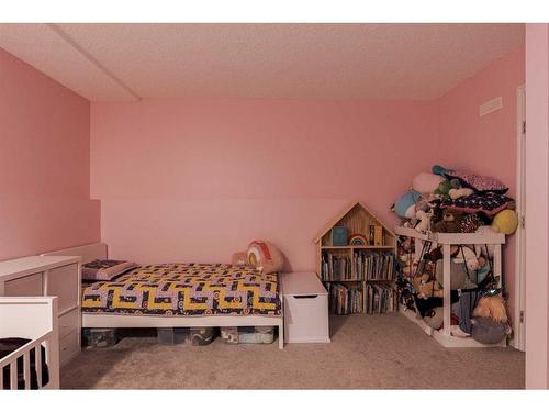 573 Timberline Drive, Fort Mcmurray, AB - Indoor Photo Showing Bedroom