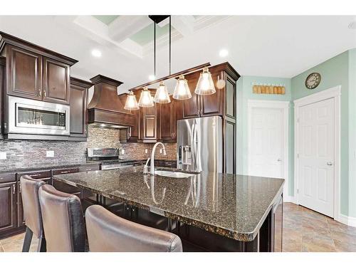 635 Heritage Drive, Fort Mcmurray, AB - Indoor Photo Showing Kitchen With Double Sink With Upgraded Kitchen