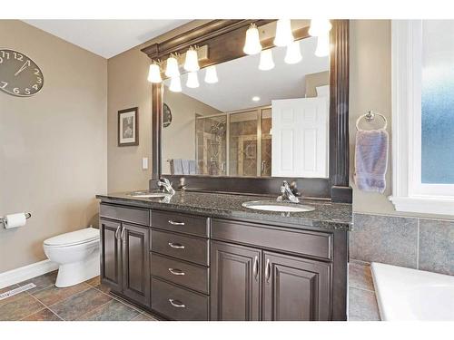 635 Heritage Drive, Fort Mcmurray, AB - Indoor Photo Showing Bathroom