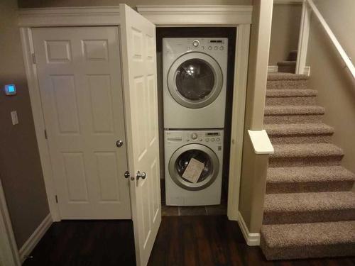 635 Heritage Drive, Fort Mcmurray, AB - Indoor Photo Showing Laundry Room
