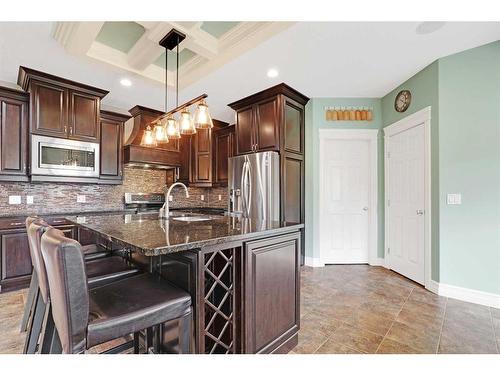 635 Heritage Drive, Fort Mcmurray, AB - Indoor Photo Showing Kitchen With Upgraded Kitchen