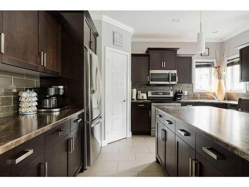 423 Killdeer Way, Fort Mcmurray, AB - Indoor Photo Showing Kitchen With Upgraded Kitchen