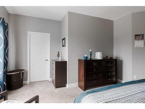 423 Killdeer Way, Fort Mcmurray, AB - Indoor Photo Showing Bedroom