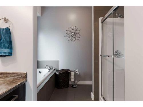 423 Killdeer Way, Fort Mcmurray, AB - Indoor Photo Showing Bathroom