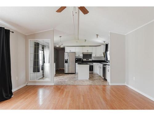 156 Cree Road, Fort Mcmurray, AB - Indoor Photo Showing Kitchen