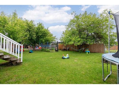 853 Timberline Drive, Fort Mcmurray, AB - Outdoor With Backyard