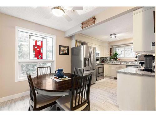 853 Timberline Drive, Fort Mcmurray, AB - Indoor Photo Showing Dining Room