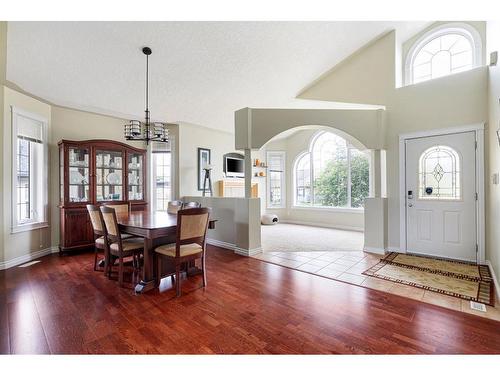 135 Lindstrom Crescent, Fort Mcmurray, AB - Indoor Photo Showing Dining Room