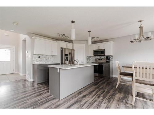 182 Athabasca Crescent, Fort Mcmurray, AB - Indoor Photo Showing Kitchen With Upgraded Kitchen