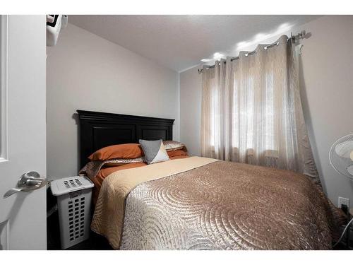 157 Coniker Crescent, Fort Mcmurray, AB - Indoor Photo Showing Bedroom