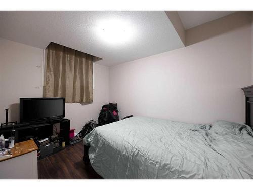 157 Coniker Crescent, Fort Mcmurray, AB - Indoor Photo Showing Bedroom