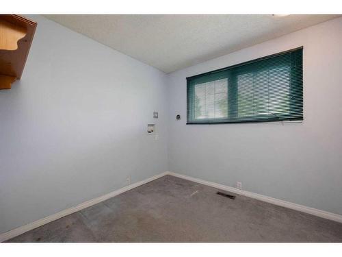 102 Highland Close, Fort Mcmurray, AB - Indoor Photo Showing Other Room