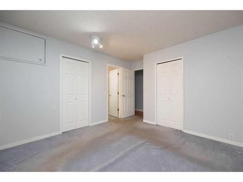 102 Highland Close, Fort Mcmurray, AB - Indoor Photo Showing Other Room