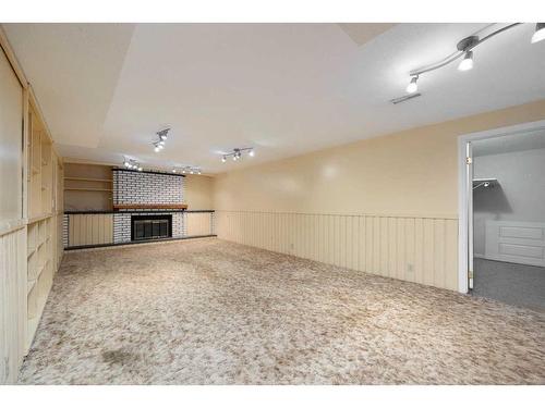 102 Highland Close, Fort Mcmurray, AB - Indoor With Fireplace