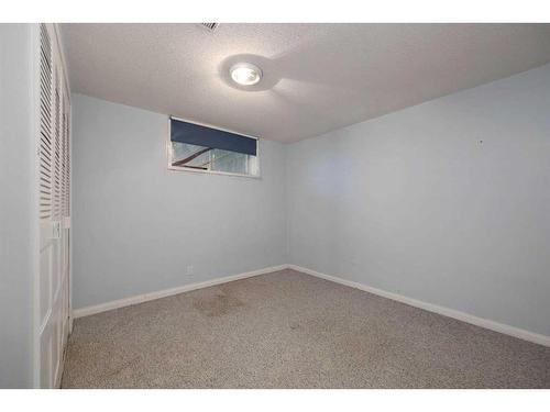 102 Highland Close, Fort Mcmurray, AB - Indoor Photo Showing Other Room