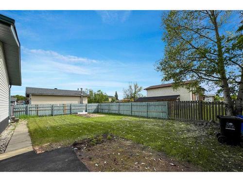 102 Highland Close, Fort Mcmurray, AB - Outdoor