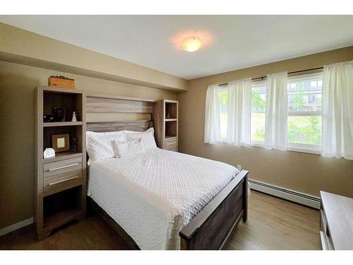126-201 Abasand Drive, Fort Mcmurray, AB - Indoor Photo Showing Bedroom