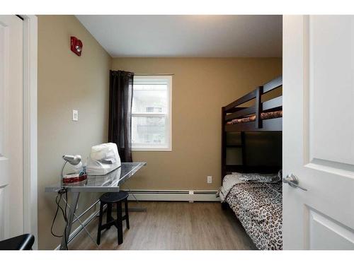 126-201 Abasand Drive, Fort Mcmurray, AB - Indoor Photo Showing Bedroom