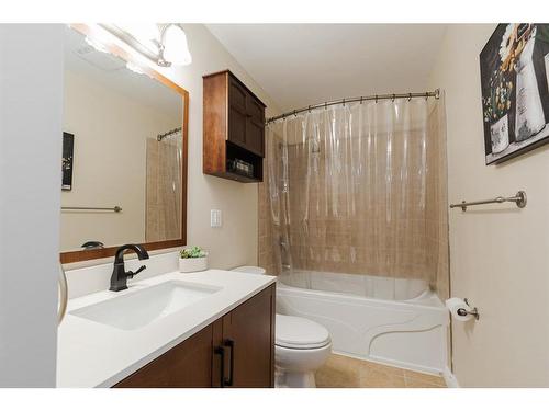 122 Hillary Place, Fort Mcmurray, AB - Indoor Photo Showing Bathroom