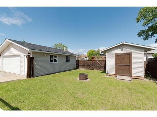 122 Hillary Place, Fort Mcmurray, AB - Outdoor With Exterior