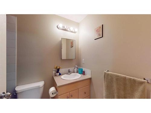 3206-200 Lougheed Drive, Fort Mcmurray, AB - Indoor Photo Showing Bathroom