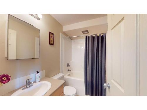 3206-200 Lougheed Drive, Fort Mcmurray, AB - Indoor Photo Showing Bathroom