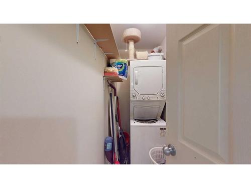 3206-200 Lougheed Drive, Fort Mcmurray, AB - Indoor Photo Showing Laundry Room