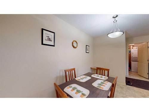 3206-200 Lougheed Drive, Fort Mcmurray, AB - Indoor Photo Showing Dining Room