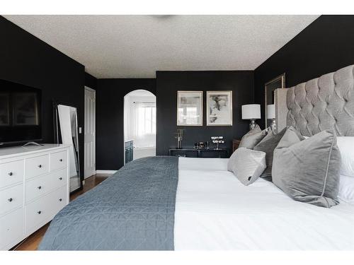 360 Diefenbaker Drive, Fort Mcmurray, AB - Indoor Photo Showing Bedroom