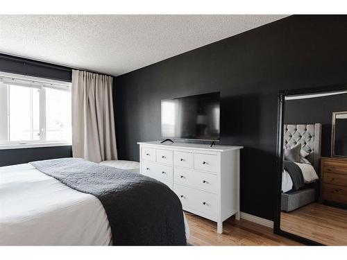 360 Diefenbaker Drive, Fort Mcmurray, AB - Indoor Photo Showing Bedroom