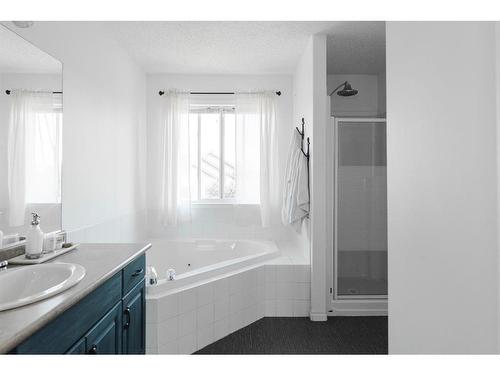 360 Diefenbaker Drive, Fort Mcmurray, AB - Indoor Photo Showing Bathroom