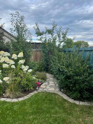 360 Diefenbaker Drive, Fort Mcmurray, AB - Outdoor