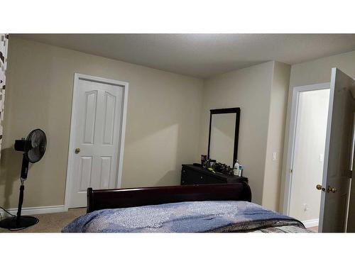 138 St. Laurent Way, Fort Mcmurray, AB - Indoor Photo Showing Bedroom