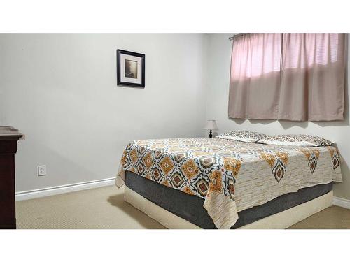 138 St. Laurent Way, Fort Mcmurray, AB - Indoor Photo Showing Bedroom