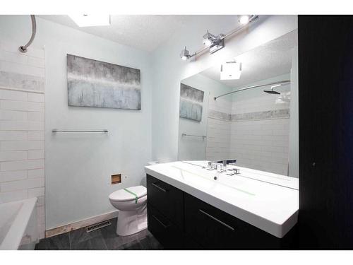 185 Berens Place, Fort Mcmurray, AB - Indoor Photo Showing Bathroom
