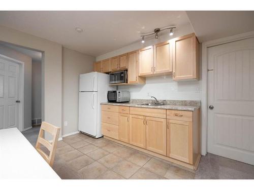 128 Wilson Bay, Fort Mcmurray, AB - Indoor Photo Showing Kitchen