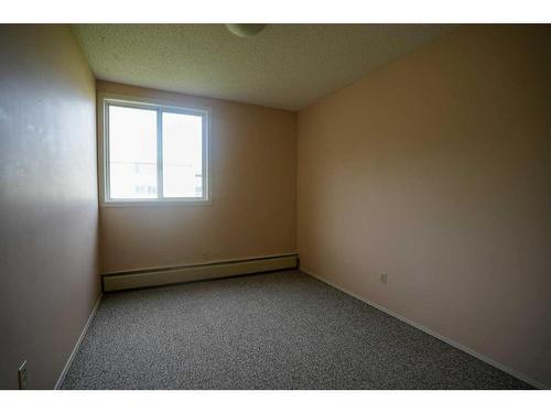 316-111 Charles Avenue, Fort Mcmurray, AB - Indoor Photo Showing Other Room