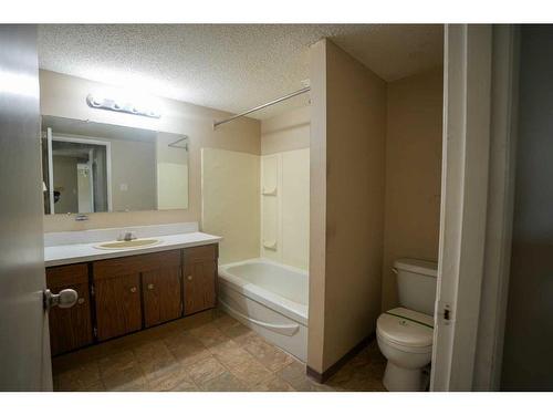 323-111 Charles Avenue, Fort Mcmurray, AB - Indoor Photo Showing Bathroom