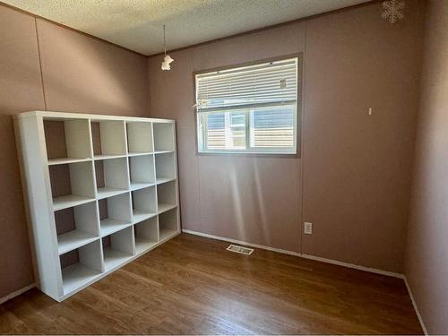 116 Mcinnes Street, Fort Mcmurray, AB - Indoor Photo Showing Other Room