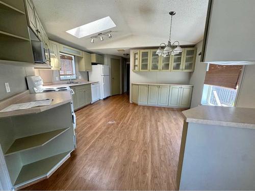 116 Mcinnes Street, Fort Mcmurray, AB - Indoor Photo Showing Kitchen