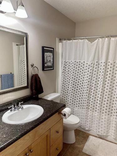 9221 91 Avenue, Lac La Biche, AB - Indoor Photo Showing Bathroom