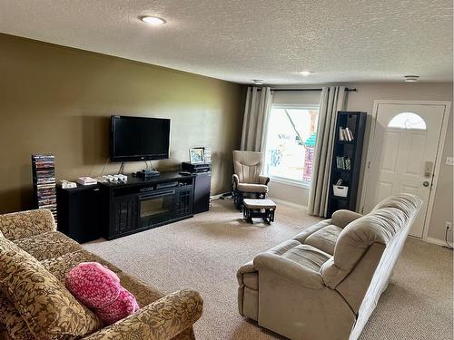 9221 91 Avenue, Lac La Biche, AB - Indoor Photo Showing Living Room