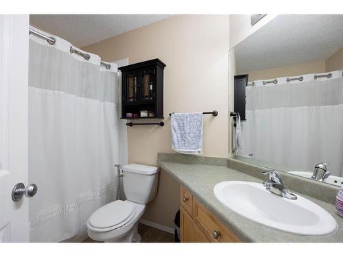 237 Kodiak Crescent, Fort Mcmurray, AB - Indoor Photo Showing Bathroom