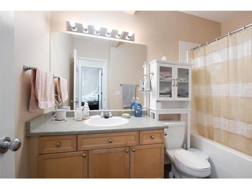 237 Kodiak Crescent, Fort Mcmurray, AB - Indoor Photo Showing Bathroom