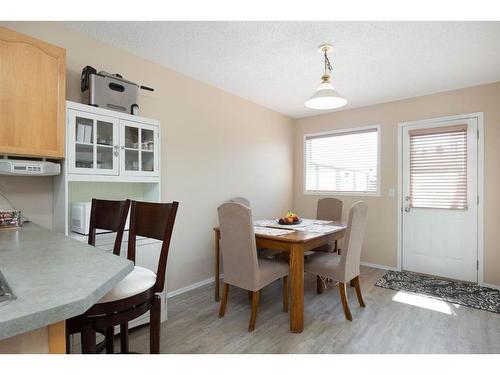 237 Kodiak Crescent, Fort Mcmurray, AB - Indoor Photo Showing Dining Room