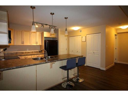 207-111 Denholm Gate, Fort Mcmurray, AB - Indoor Photo Showing Kitchen