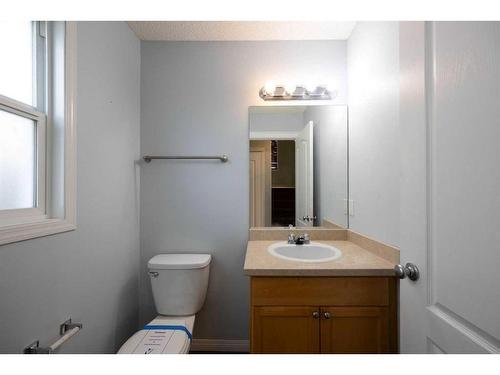 176 Archibald Close, Fort Mcmurray, AB - Indoor Photo Showing Bathroom