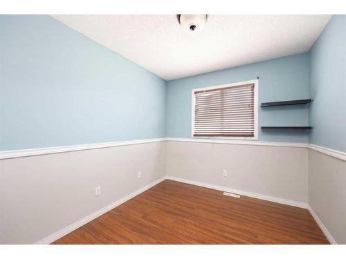 176 Archibald Close, Fort Mcmurray, AB - Indoor Photo Showing Other Room